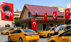 Birlik Taksi’de Babadan Oğula 54 Yıllık Bayrak Geleneği