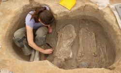 Çatalhöyük’te Gizemli Keşif! “Ölüler Evi”nin Yanında 8 Bebek İskeleti Bulundu