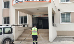 Hatay’da okullarda yeni eğitim yılı öncesi ilaçlama çalışması