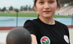 Kadirli’nin Gururu Elfinay Kama Atletizmde Zirveyi Bırakmıyor