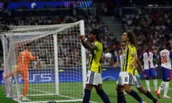 Lyon-Fenerbahçe Maçı Sonrası Saha Karıştı!