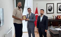 Hasanbeyli’de Antrenör Eskici’ye Başarı Plaketi