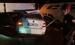 Hatay'da 3 aracın karıştığı kazada 2 kişi hayatını kaybetti, 4 kişi yaralandı