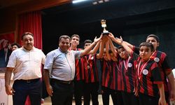 Kadirli'de Kur'an kursundaki yarışmalarda dereceye giren öğrenciler ödüllendirildi