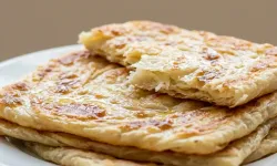 Fırına Gerek Yok! Tavada Tereyağlı Tel Tel Ayrılan Katmer Tarifi