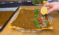 Hamur Açmadan Çıtır Çıtır Lahmacun Tarifi! Yufkayla Evde Kolayca Yapılıyor