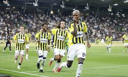 Fenerbahçe Lyon’da Devler Ligi Kapısını Araladı