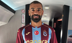 Papara Park'ta Tarihi İmza! Trabzonspor Salah'ı Tanıtıyor