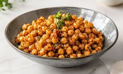 10 dakikada hazır! Doyurucu ve nefis nohut salatası tarifi