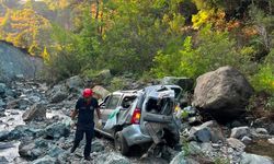 Osmaniye'de uçuruma yuvarlanan otomobildeki 1 kişi öldü, 1 kişi yaralandı