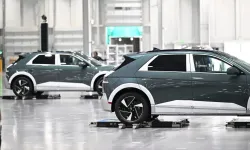 Arabaları artık robotlar park edecek! Hyundai yeni sistemi test ediyor