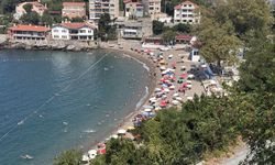 Zonguldak'ta sıcaktan bunalanlar plajlarda serinledi