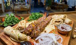 Fıstıklı Kebabın Yanına Kola mı Ayran mı?