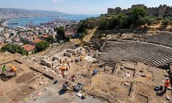 İzmir'de 1500 Yıllık Smyrna Tiyatrosu Gün Yüzüne Çıkıyor