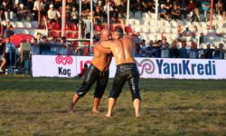 674. Tarihi Elmalı Yağlı Güreşleri'nde başpehlivanlığı Orhan Okulu kazandı