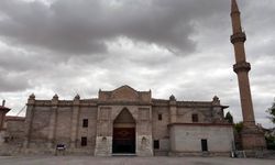 Aksaray Ulu Camii Tarihi ve Ahşap Minberiyle Büyülüyor
