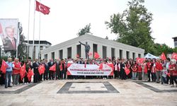 Vali Serdengeçti Gazilerle Omuz Omuza Yürüdü
