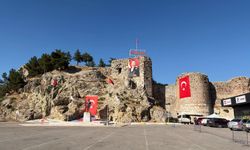 Isparta'da Göl Kıyısında Tarihe Açılan Eğirdir Kalesi