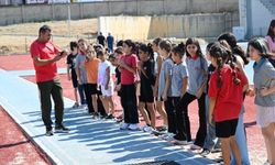 Kadirli’de Atletizm Şenliğinde Genç Yetenekler Keşfediliyor