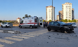 Osmaniye’nin Kadirli İlçesinde İki Otomobil Çarpıştı
