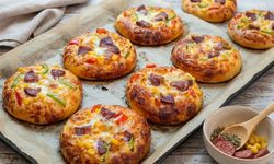 Buzluğa Atmalık Pizza Poğaça Tarifi Çok Sevilecek