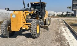 Akdeniz ilçesinde yıpranan yollarda yenileme çalışması yapıldı