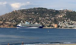 Alanya'ya 'Marella Discovery' kruvaziyeriyle 1765 turist geldi