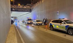 Antalya'da devrilen motosikletin sürücüsü hayatını kaybetti
