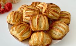 Kahvaltı Ve Çay Saatlerinin Favorisi: 3 Malzemeli Kolay Börek Tarifi
