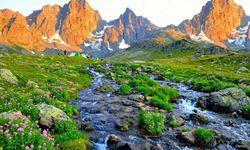 Rize'de Kaçkar Dağları ve Buzulların Büyüleyen Manzarası