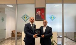 MHP Başkanı Çomu, Başkan Çenet’i Kongreye Davet Etti