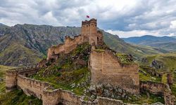 Ardahan’da Kayalıkların Zirvesinde Şeytan Kalesi