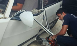 Antakya’da Korkutan Kaza! Araçta Sıkışan 2 Kişi Kurtarıldı