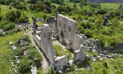 Doğayla İç İçe Tarihi Yapı: Feke Karakilise