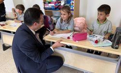 Hasanbeyli’de Eğitim Yılı Heyecanı: Kaymakam Kürşat Yelli Öğrencilerle Buluştu