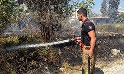 Hatay Antakya’da Ot Yangını Büyümeden Söndürüldü