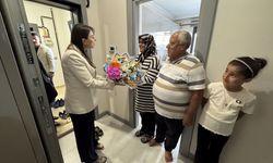 Hatay'da depremde yıkılan evlerin yerine yenilerinin yapıldığı mahallede yaşam başladı