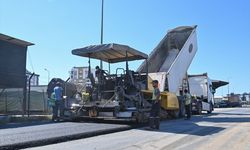 Kumluca'da sıcak asfalt çalışması yapıldı