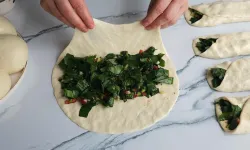 Osmaniye’de Çayın Yanına Çok Yakışacak Ispanaklı Pide Tarifi