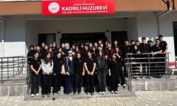 Kadirli’de Öğrencilerden Huzurevine Anlamlı Ziyaret