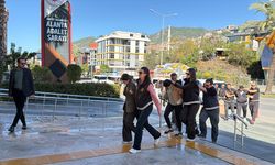 Antalya'da zorla senet imzalatıldığı iddiasına ilişkin 8 şüpheli gözaltına alındı