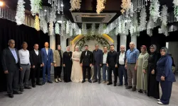 Toprakkale Başkanı Uyutmaz'dan Genç Çifte Tebrik