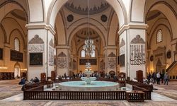 Bursa Ulu Camii Manevi Atmosferiyle Büyülüyor