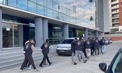 Bursa'da bilişim sistemleri aracılığıyla dolandırıcılık soruşturmasında 4 zanlı tutuklandı