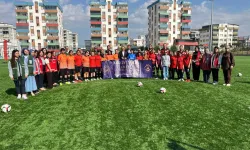 Osmaniye’de Kız Çocukları Futbol Sahasında Dostluk İçin Buluştu