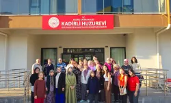 Kadirli'de KYK Öğrencileri Huzurevi Sakinlerini Ziyaret Etti