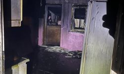 Gölhisar'da apartmanın çatı katında çıkan yangın söndürüldü