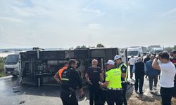 GÜNCELLEME 2 - Antalya'da midibüsün devrilmesi sonucu 17 kişi yaralandı