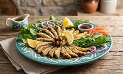Hamsinin En Farklı Hali İç İçe Kızartılarak Hazırlanıyor