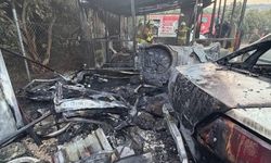 Hatay'da kulübede başlayıp 3 araca sıçrayan yangın söndürüldü